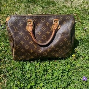 Authentic Louis Vuitton speedy 30 lock no key